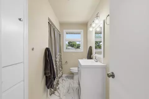 Bath - 7525 E Baldwin Ave, Spokane Valley, WA 99212 photo 3 of 9
