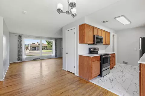 Living - 7525 E Baldwin Ave, Spokane Valley, WA 99212 photo 7 of 9