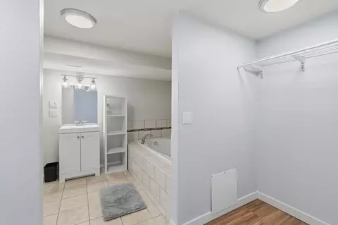 Bath - 7525 E Baldwin Ave, Spokane Valley, WA 99212 photo 6 of 9