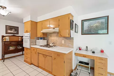 Kitchen - 10820 E 18th Ave, Spokane Valley, WA 99206 photo 3 of 5