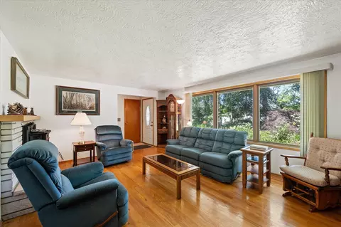 Living - 10820 E 18th Ave, Spokane Valley, WA 99206 photo 1 of 4