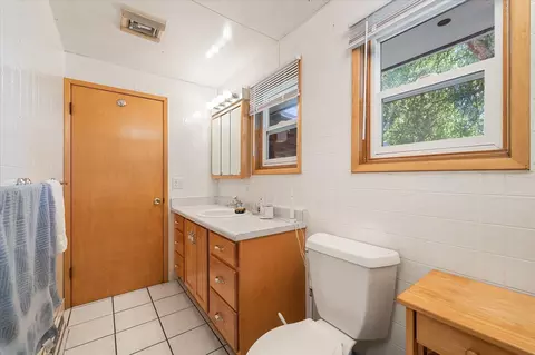 Bath - 10820 E 18th Ave, Spokane Valley, WA 99206 photo 1 of 3