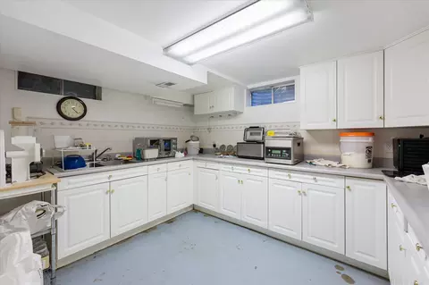 Kitchen - 10820 E 18th Ave, Spokane Valley, WA 99206 photo 5 of 5
