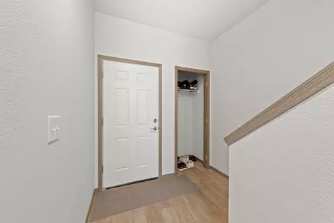 Entry Way - 419 E St, Deer Park, WA 99006 photo 1 of 2