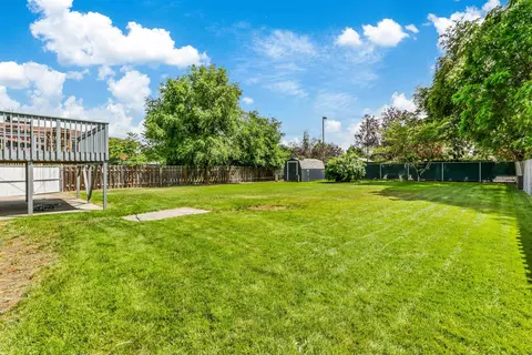 Exterior - 12916 E Sharp Ave, Spokane Valley, WA 99216 photo 5 of 6