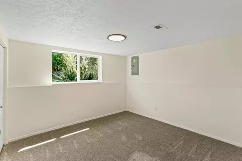 Bedroom - 12916 E Sharp Ave, Spokane Valley, WA 99216 photo 4 of 7