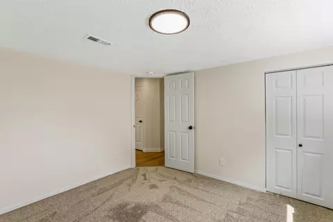 Bedroom - 12916 E Sharp Ave, Spokane Valley, WA 99216 photo 5 of 7