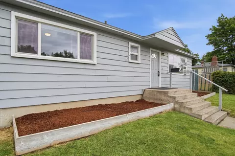 1815 E Dalton Ave, Spokane, WA 99207 photo 5