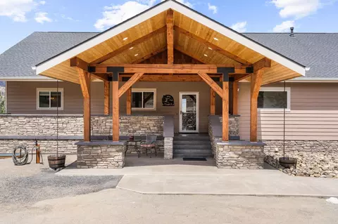 21413 W South Bank Rd, Nine Mile Falls, WA 99026