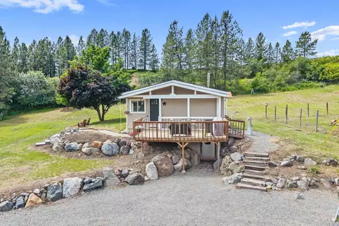 4562 Lessig Rd #A, Hunters, WA 99137