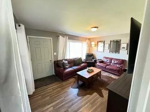 Living - 528 E Joseph Ave, Spokane, WA 99208 photo 2 of 3