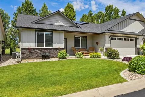 1109 N Country Club Dr #11, Deer Park, WA 99006