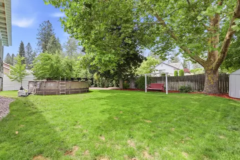 Exterior - 10207 N Arrowhead Dr, Spokane, WA 99208 photo 9 of 13
