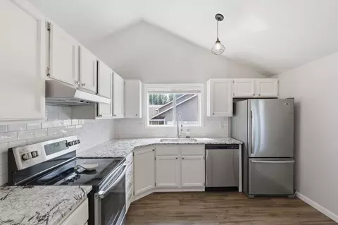 Kitchen - 10207 N Arrowhead Dr, Spokane, WA 99208 photo 2 of 2