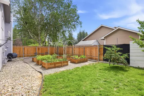 Exterior - 10207 N Arrowhead Dr, Spokane, WA 99208 photo 7 of 13