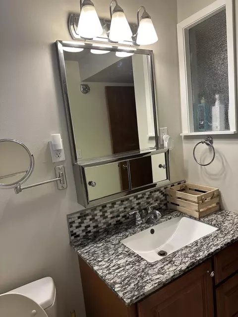 Bath - 804 E 37th Ave, Spokane, WA 99203 photo 4 of 7