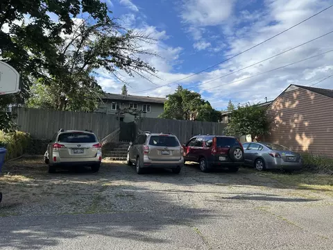 Exterior - 804 E 37th Ave, Spokane, WA 99203 photo 5 of 5
