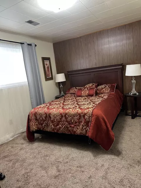 Bedroom - 804 E 37th Ave, Spokane, WA 99203 photo 5 of 7