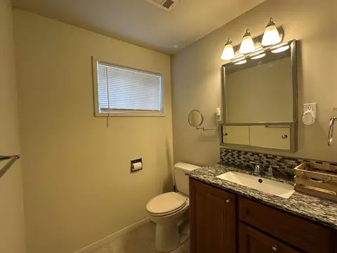 Bath - 804 E 37th Ave, Spokane, WA 99203 photo 5 of 7