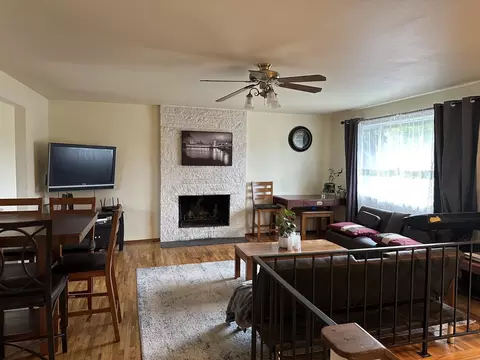 Living - 804 E 37th Ave, Spokane, WA 99203 photo 1 of 4
