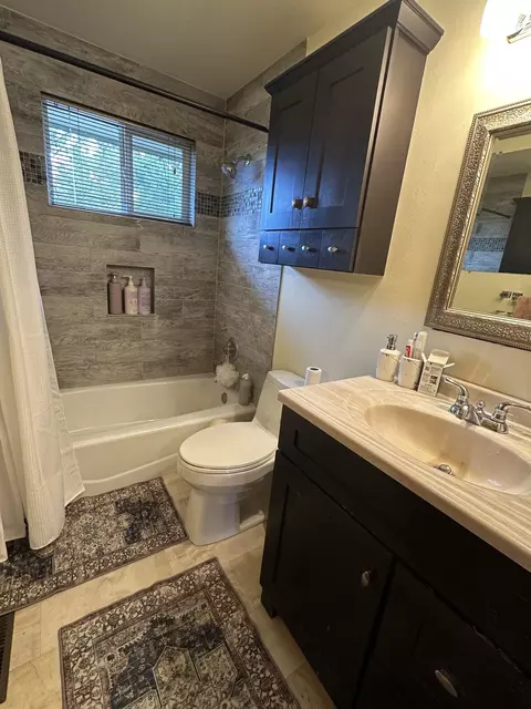 Bath - 804 E 37th Ave, Spokane, WA 99203 photo 3 of 7