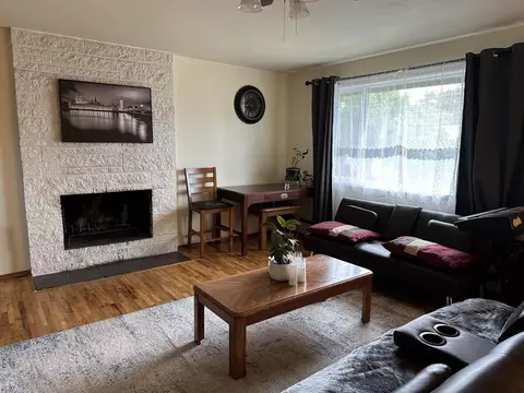 Living - 804 E 37th Ave, Spokane, WA 99203 photo 2 of 4