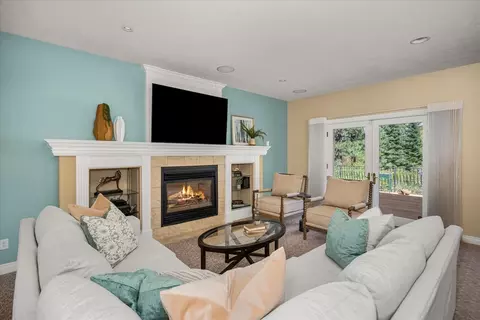 Living - 1909 E Pinecrest Rd, Spokane, WA 99203 photo 3 of 5