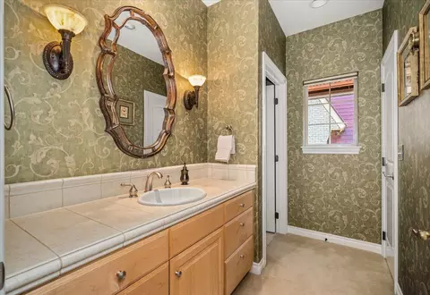 Bath - 1909 E Pinecrest Rd, Spokane, WA 99203 photo 6 of 8