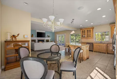 Dining - 1909 E Pinecrest Rd, Spokane, WA 99203 photo 4 of 4