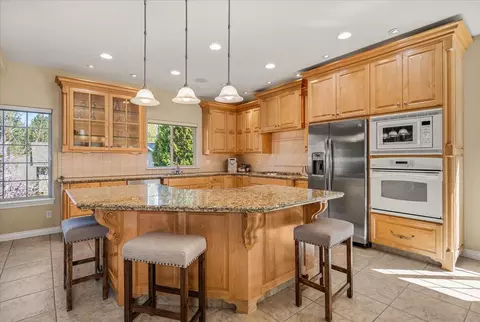 Kitchen - 1909 E Pinecrest Rd, Spokane, WA 99203 photo 2 of 3