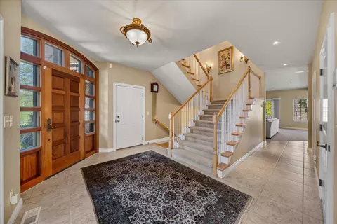 Entry Way - 1909 E Pinecrest Rd, Spokane, WA 99203 photo 1 of 2