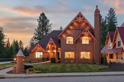 Exterior - 1909 E Pinecrest Rd, Spokane, WA 99203 photo 3 of 10