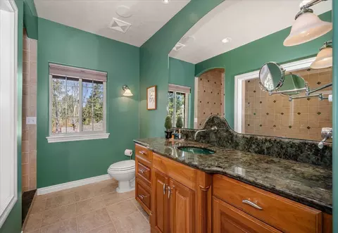 Bath - 1909 E Pinecrest Rd, Spokane, WA 99203 photo 2 of 8