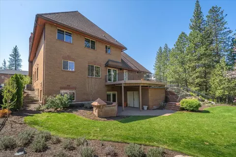 Exterior - 1909 E Pinecrest Rd, Spokane, WA 99203 photo 7 of 10