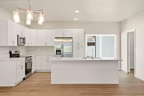 Kitchen - 1500 E North Ave, Spokane, WA 99207 photo 5 of 8