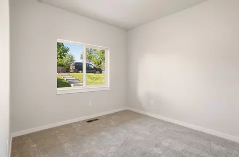 Bedroom - 1500 E North Ave, Spokane, WA 99207 photo 4 of 4