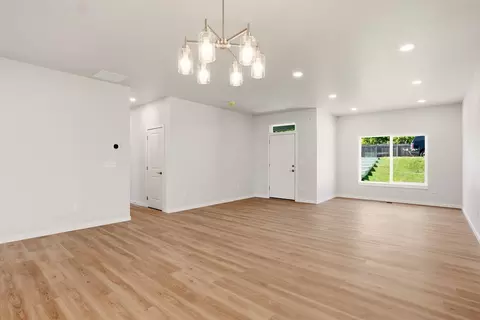 Living - 1500 E North Ave, Spokane, WA 99207 photo 3 of 5