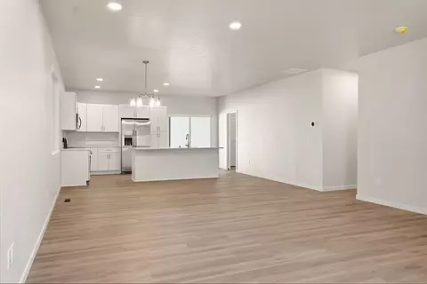 Living - 1500 E North Ave, Spokane, WA 99207 photo 5 of 5