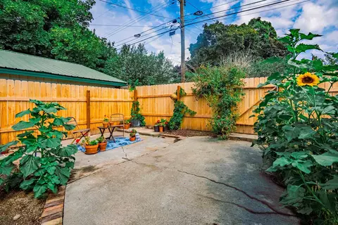 Exterior - 711 E Dalton Ave, Spokane, WA 99207 photo 3 of 9