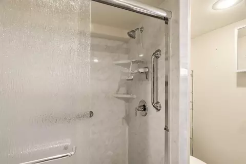 Bath - 421 E 28th Ave, Spokane, WA 99203 photo 3 of 3