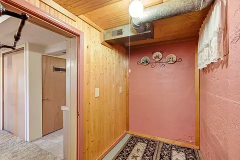 Entry Way - 421 E 28th Ave, Spokane, WA 99203 photo 3 of 3
