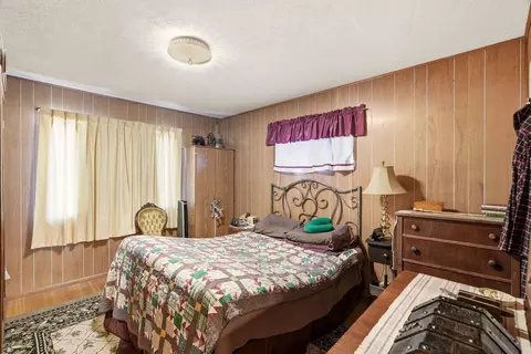 Bedroom - 421 E 28th Ave, Spokane, WA 99203 photo 1 of 4