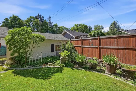 Exterior - 421 E 28th Ave, Spokane, WA 99203 photo 4 of 9