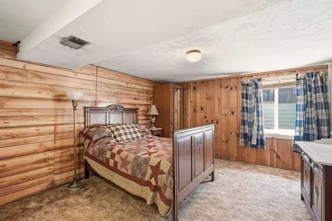 Bedroom - 421 E 28th Ave, Spokane, WA 99203 photo 3 of 4