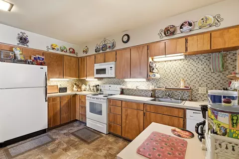 Kitchen - 421 E 28th Ave, Spokane, WA 99203 photo 1 of 4
