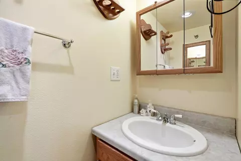 Bath - 421 E 28th Ave, Spokane, WA 99203 photo 2 of 3