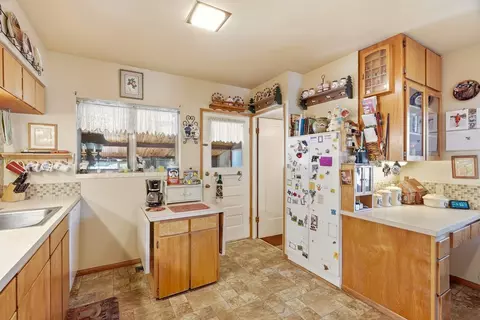 Kitchen - 421 E 28th Ave, Spokane, WA 99203 photo 3 of 4