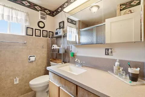 Bath - 421 E 28th Ave, Spokane, WA 99203 photo 1 of 3