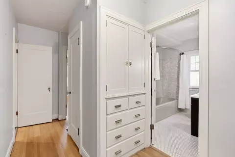 Entry Way - 611 E 25th Ave, Spokane, WA 99203 photo 1 of 2