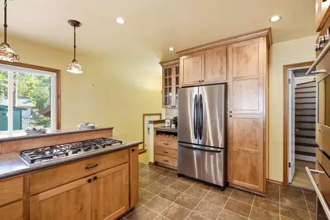 Kitchen - 611 E 25th Ave, Spokane, WA 99203 photo 4 of 5